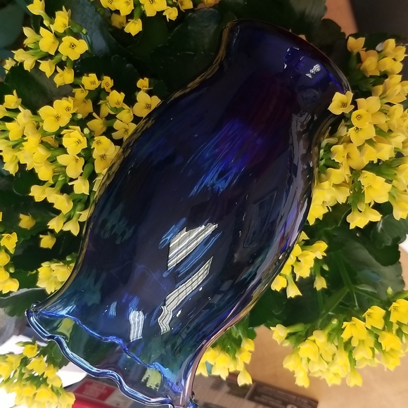 Vintage blue glass Vase - Picture 4 of 7